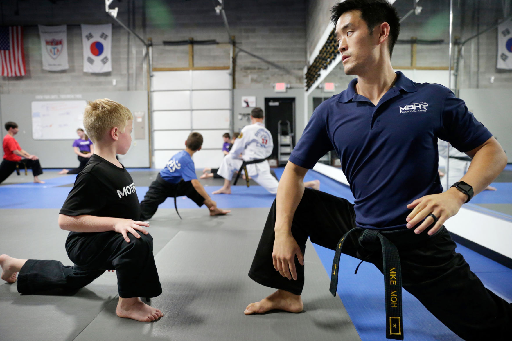 Mike Moh with student